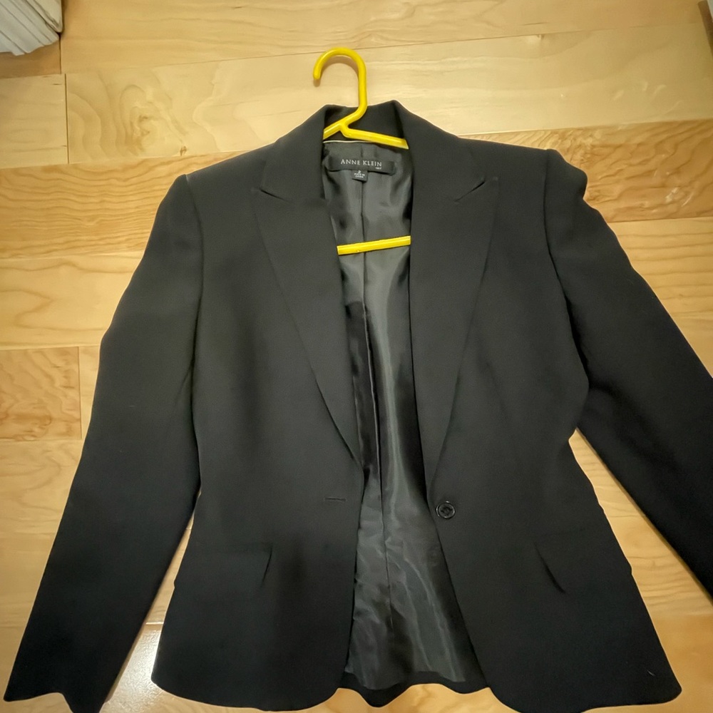 Anne Klein 2 piece suit